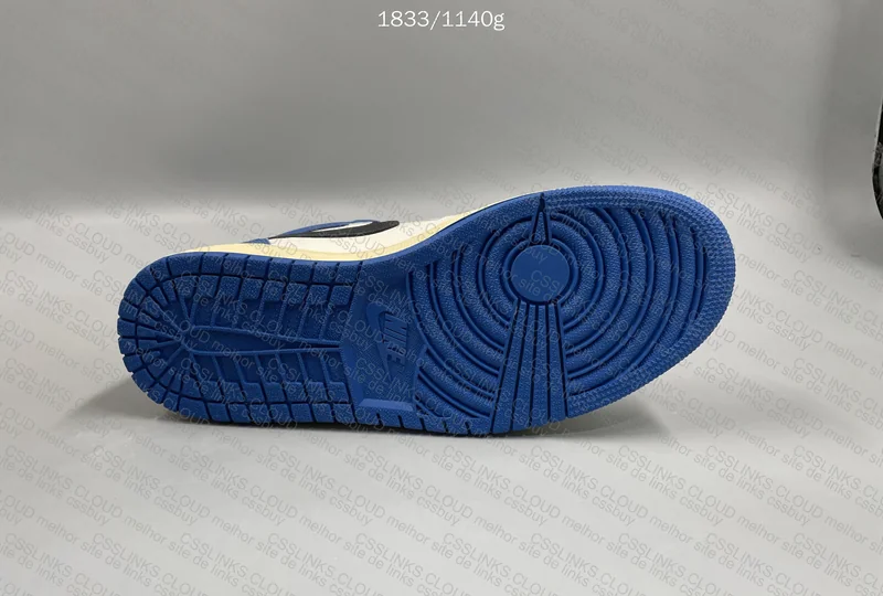 Nike Air Jordan 1 Retro High OG Fragment x Travis Scott 4