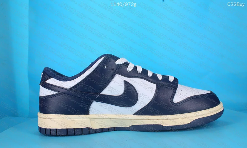 Nike Dunk Low Vintage Navy 4