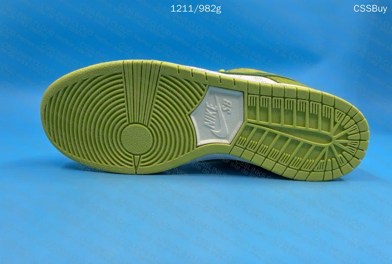 Nike Dunk SB Sour Apple 4