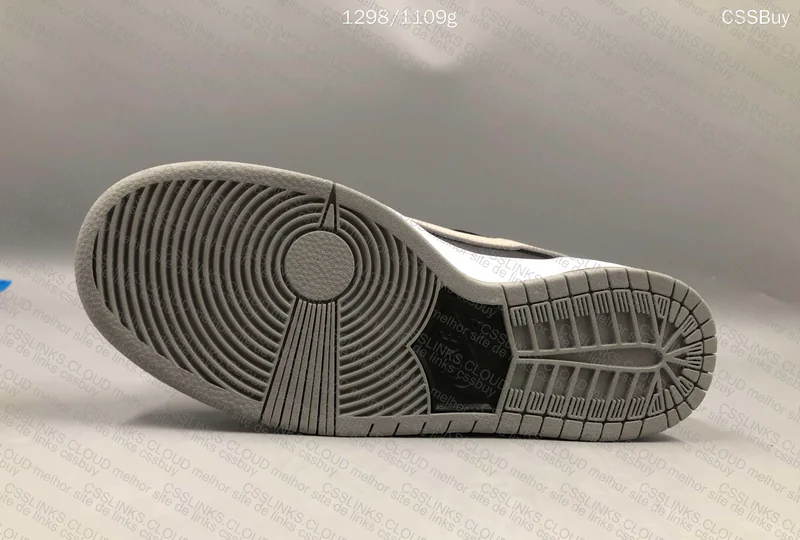 NIKE SB DUNK LOW 4