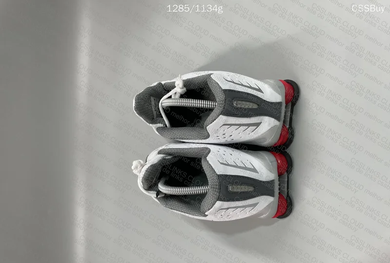 Nike Shox R4 9