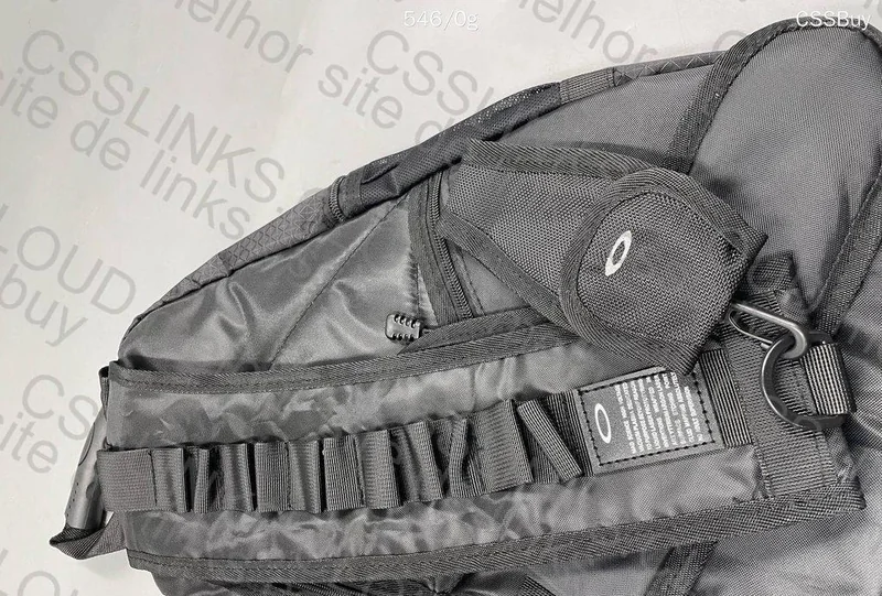 Oakley Vintage Sling Bag 5