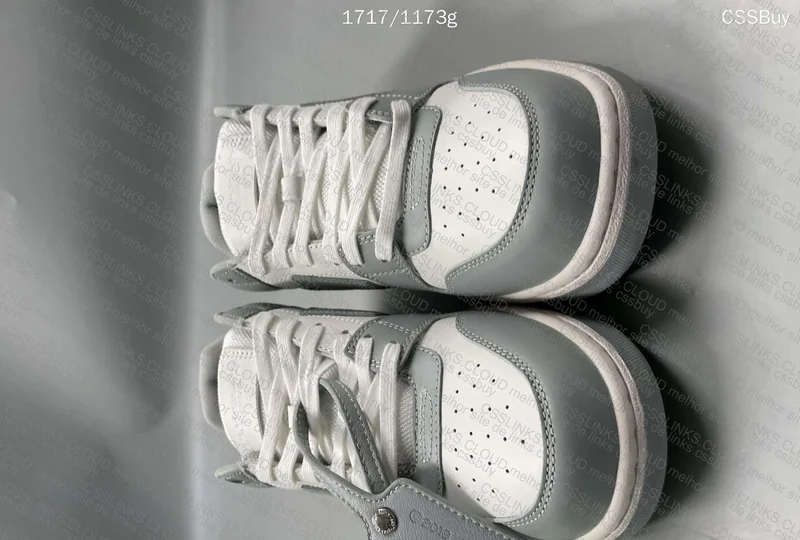 Off white OOO 1⁰ Compra. 2
