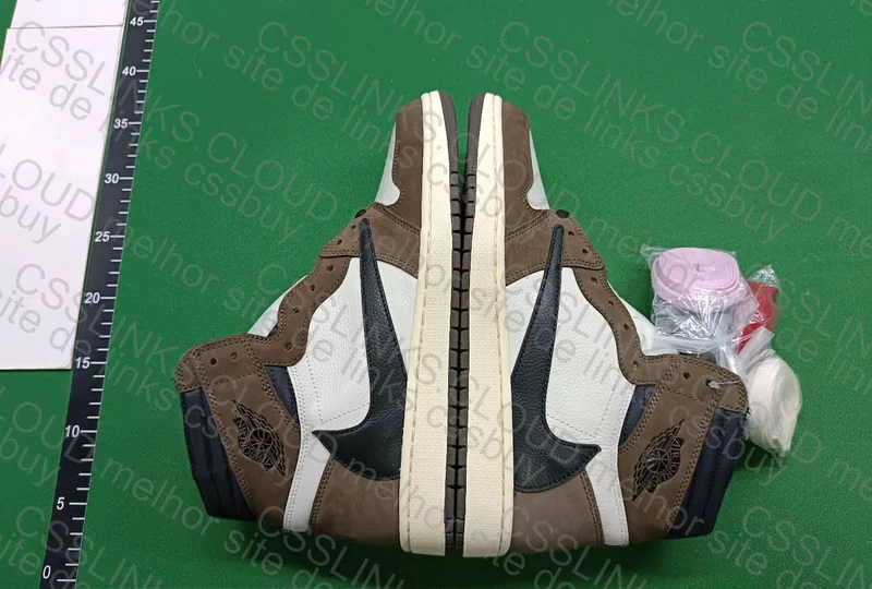 R1 Travis Scott x Jordan Air Jordan 1 High Og Ts Sp Dark Brown 5