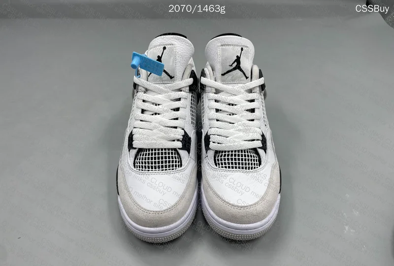 Air Jordan 4 Sneakers 2