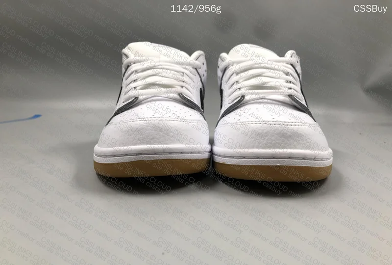 Dunk SB Low Pro White/Gum Sneakers (First Purchase) 5