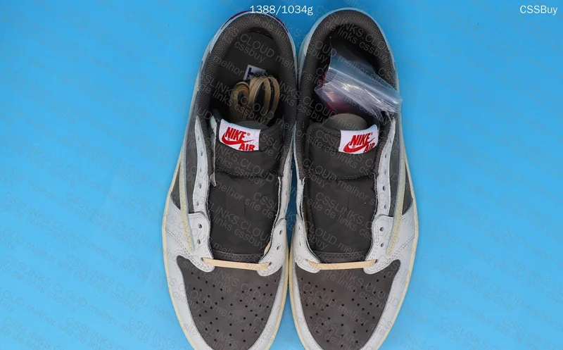 Travis Scott x Air Jordan 1 Low Reverse Mocha 3