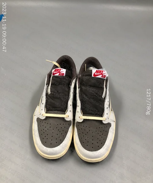 Travis Scott x Air Jordan 1 Low Reverse Mocha 5