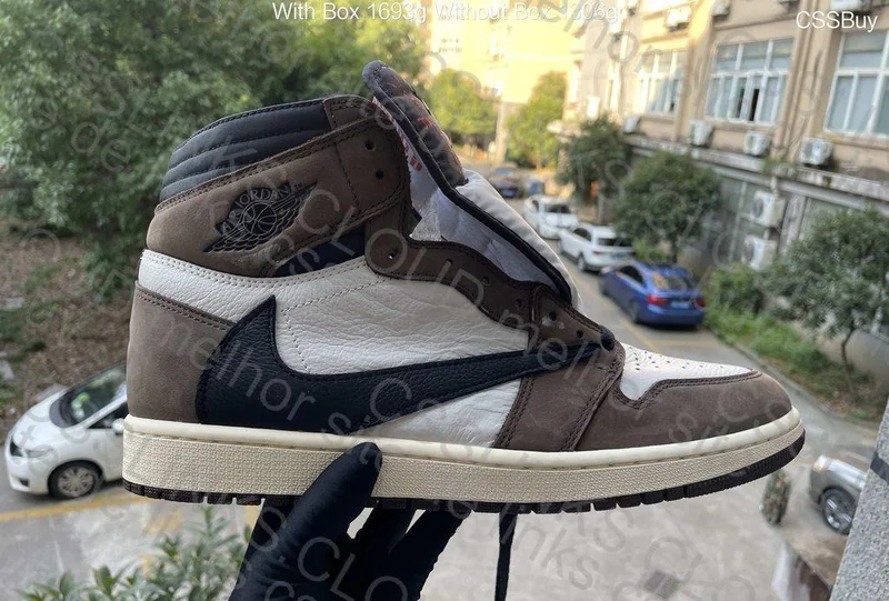 Travis Scott x Air Jordan 1 Retro High Dark Mocha 7