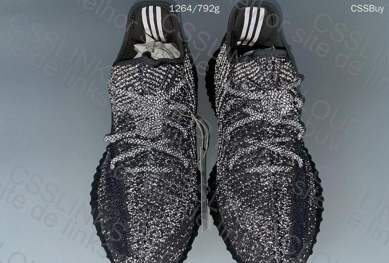 YEEZY 350 BLACK REFLECTIVE (GL?)