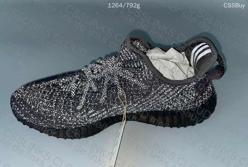 YEEZY 350 BLACK REFLECTIVE (GL?) 4