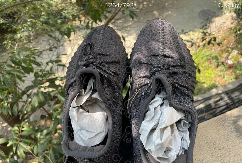 YEEZY 350 BLACK REFLECTIVE (GL?) 7
