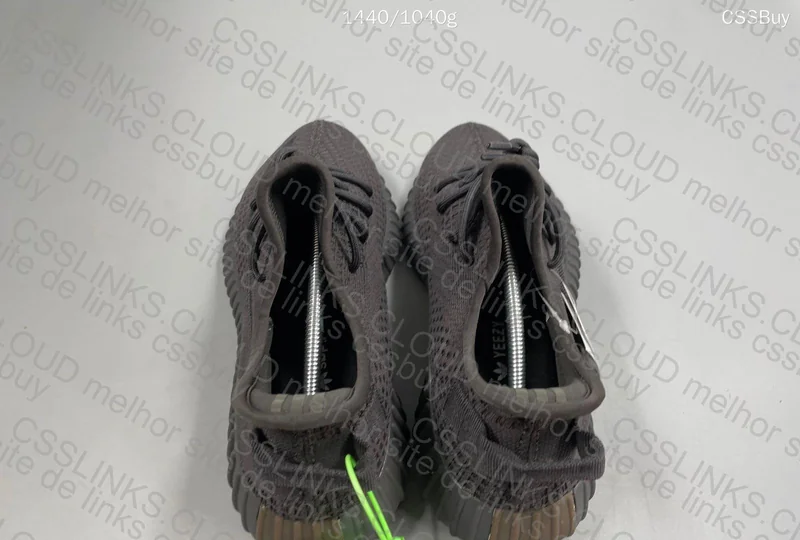 *Yeezy 350 Cinder* 8