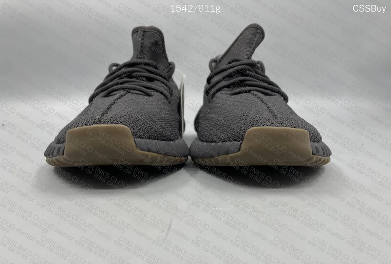 YEEZY 350 Cinder (GL?) 2