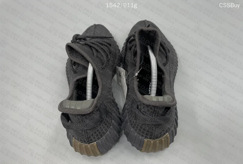 YEEZY 350 Cinder (GL?) 9