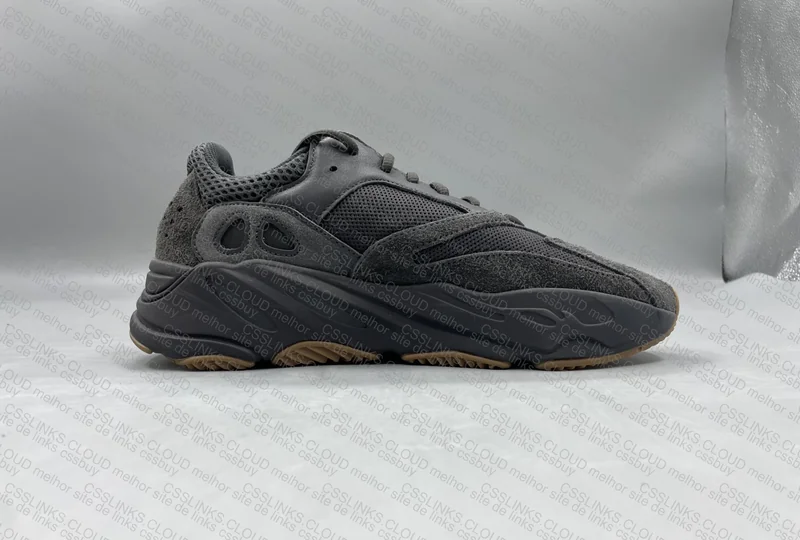 Yeezy 700 120¥ 4