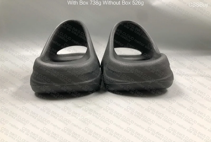Yeezy Slide Onyx 3