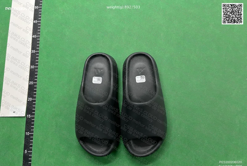 Yeezy Slide Onyx