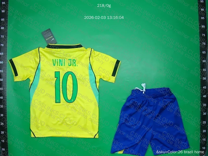 Conjunto infantil da seleção brasileira.