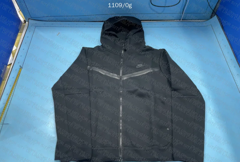 Nike Tech Set 6