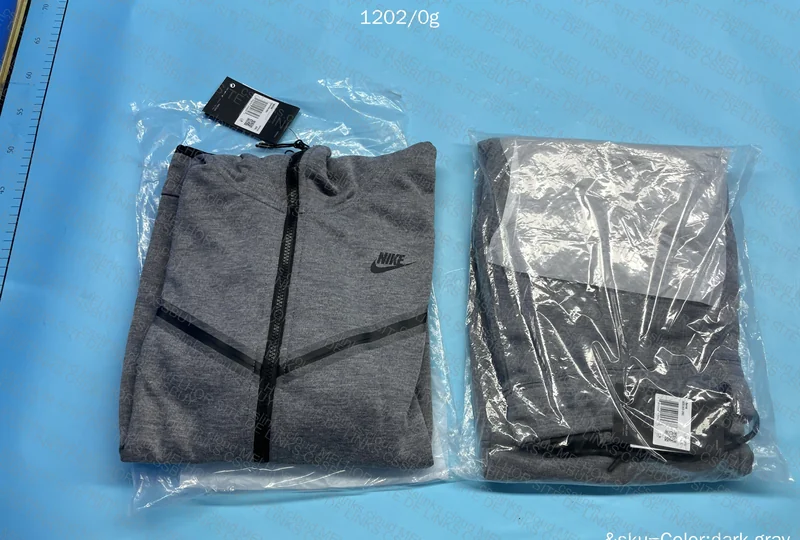 Nike Tech Set