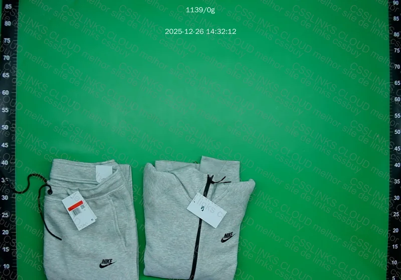 Conjunto Nike Tech Fleece 7