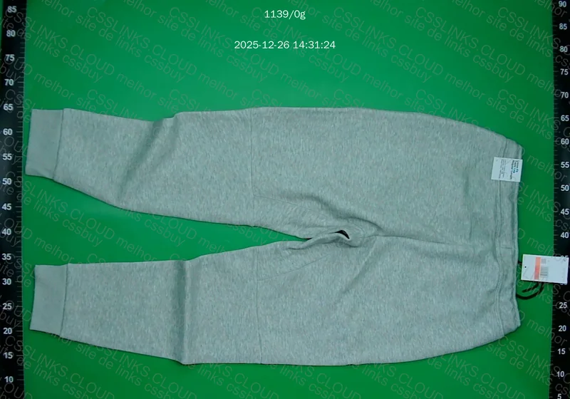 Conjunto Nike Tech Fleece 8