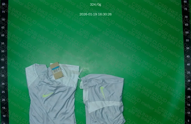 Conjunto Nike Training Dri-FIT Strike