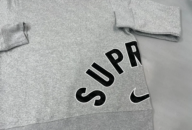 Supreme Set (Hoodie) 2