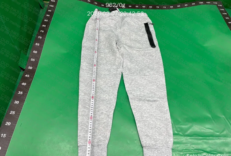 Conjunto Tech Fleece cinza 3