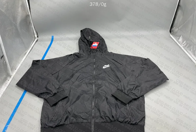 Nike Windbreaker 3