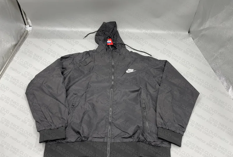 Nike Windbreaker 4