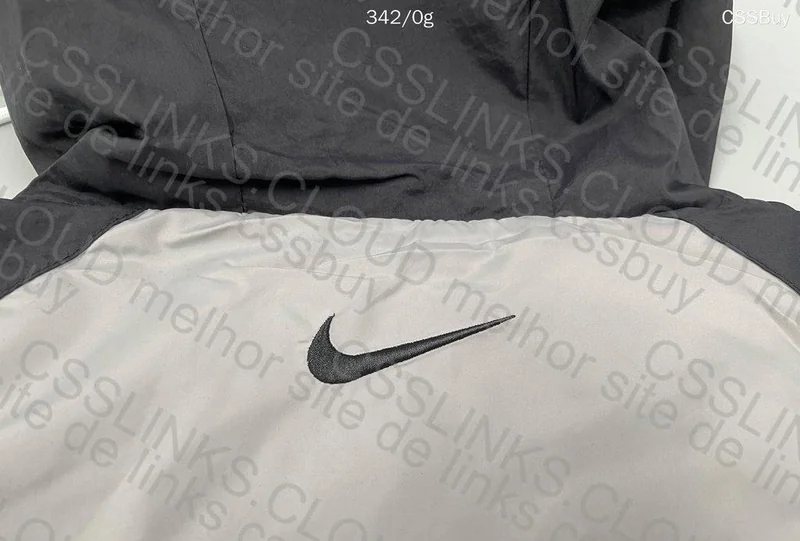 Nike Windbreaker 3