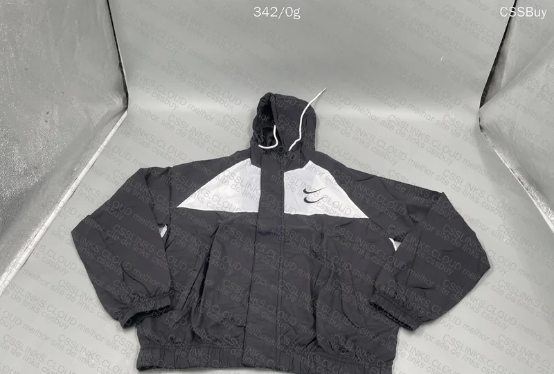 Nike Windbreaker 4