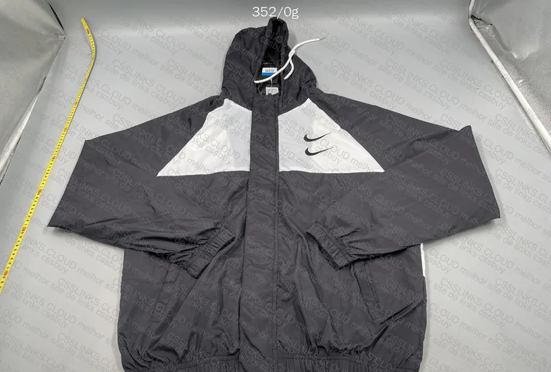 Nike Windbreaker 3
