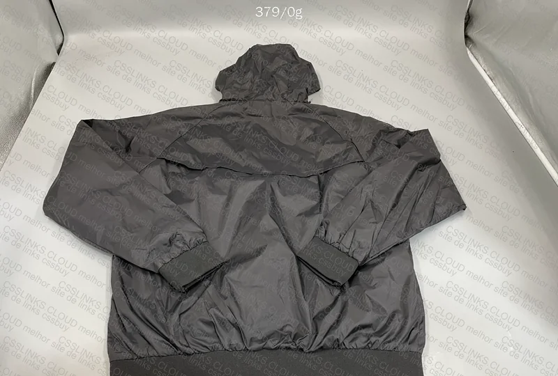 Nike Windbreaker 4