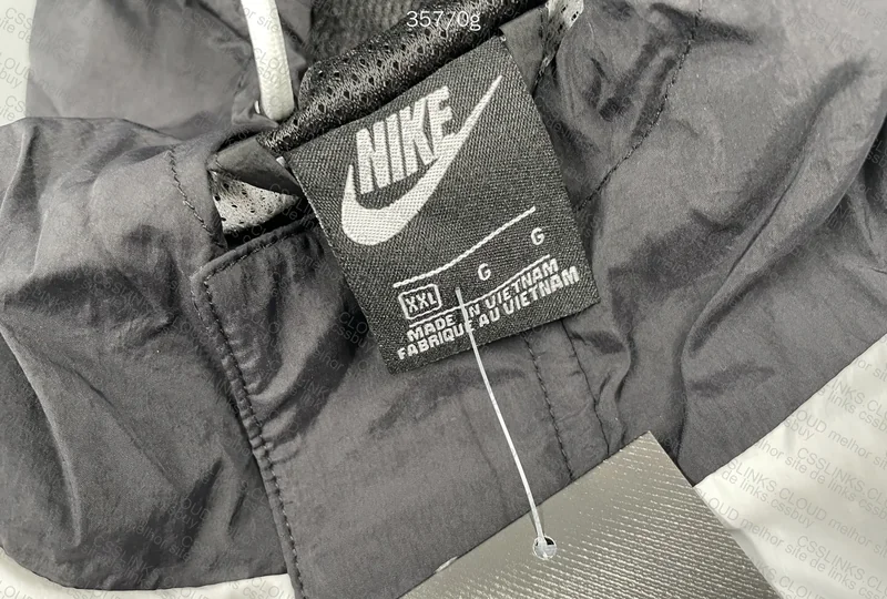 Nike Windbreaker 3