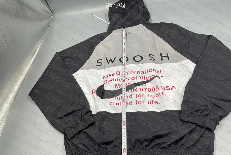 Nike Windbreaker 4