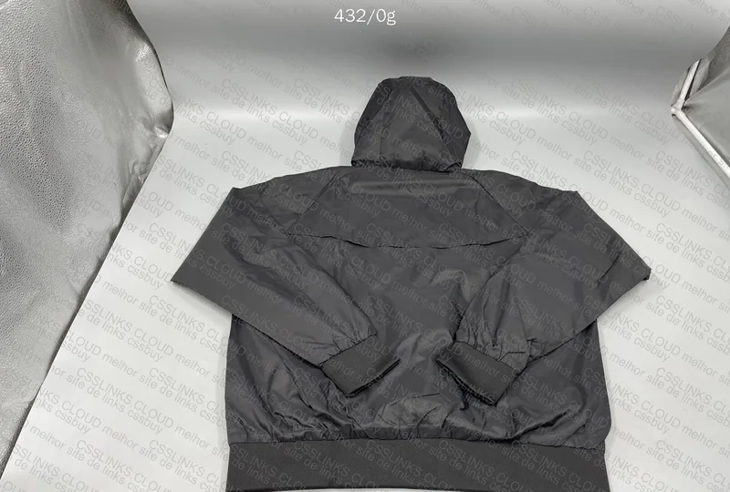 Nike Windbreaker 4