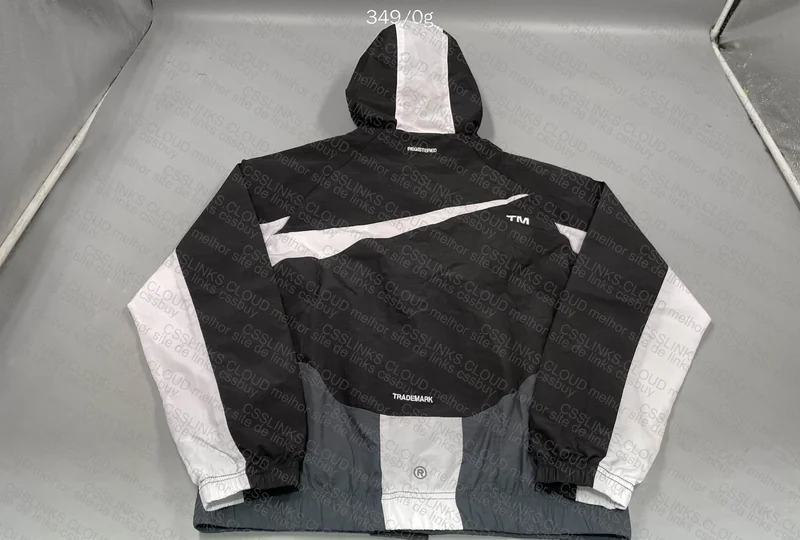 Nike Windbreaker 4