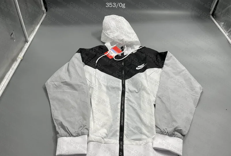 Nike Windbreaker 4