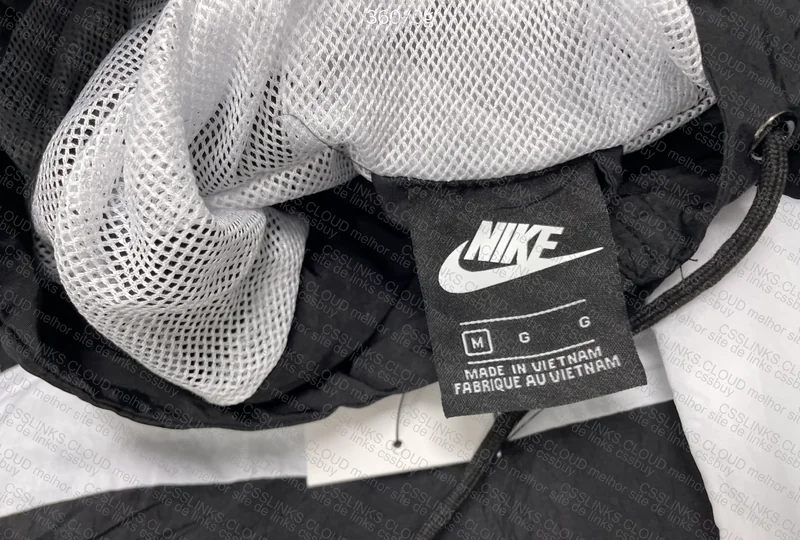 Nike Windbreaker 4