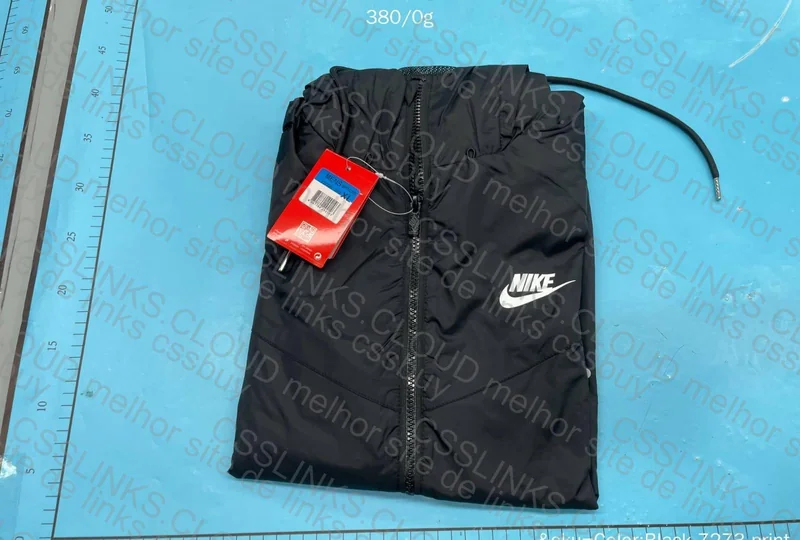 Nike Windbreaker 3