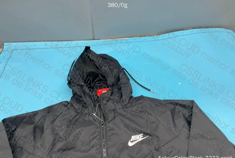 Nike Windbreaker 4
