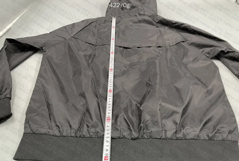 Nike Windbreaker 55¥ with measurements