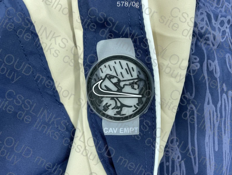 Nike Windbreaker CAV with measurements 3