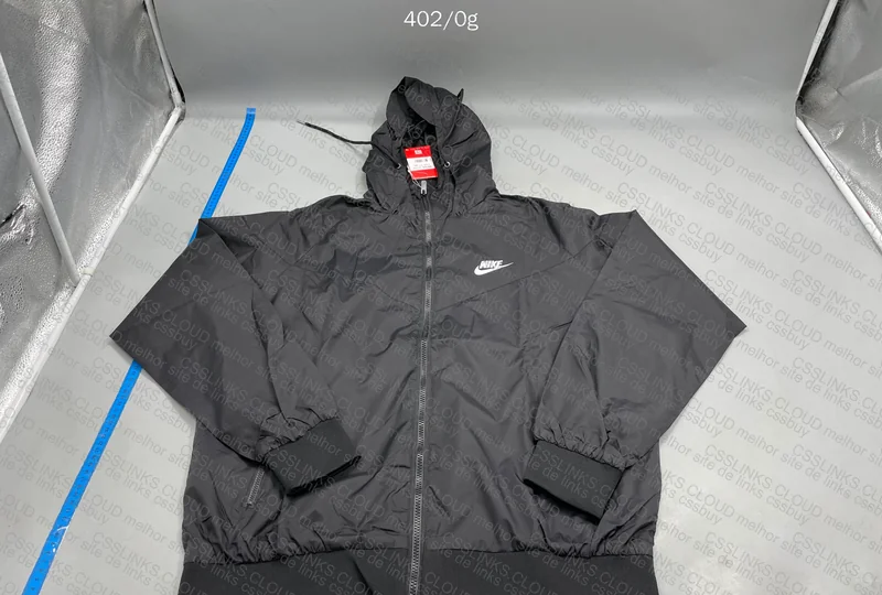 Nike Windbreaker - with measurements