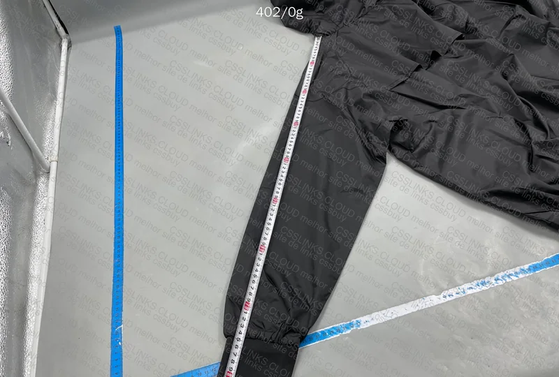 Nike Windbreaker - with measurements 2