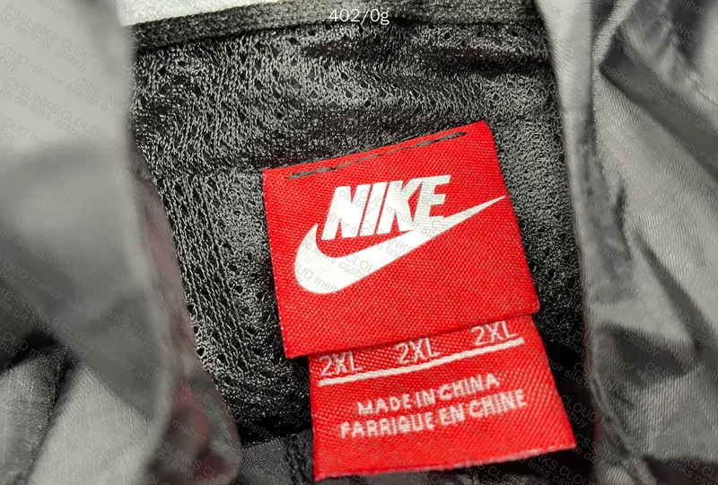 Nike Windbreaker - with measurements 5