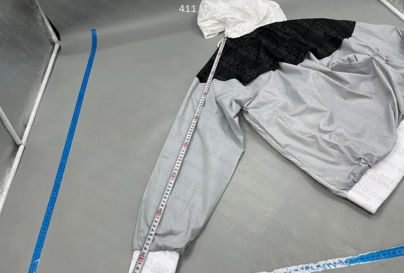 Nike Windbreaker (with measurements) 2
